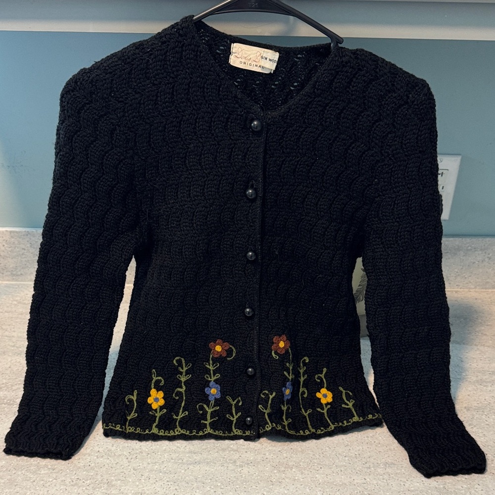 Elegant Black Cardigan with Floral Embroidery